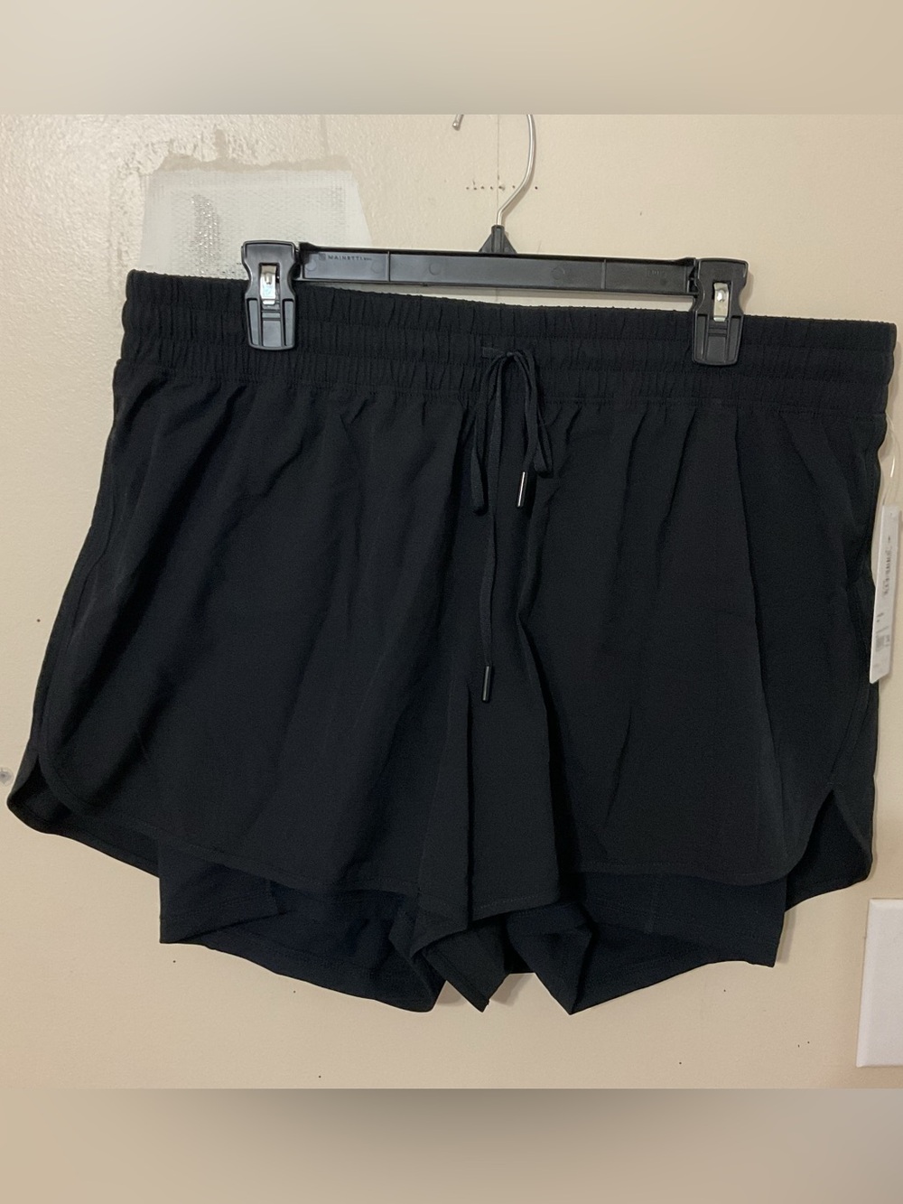 Yogalicious Black Double-Layer Athletic Shorts Size XL NWT - Picture 1 of 5